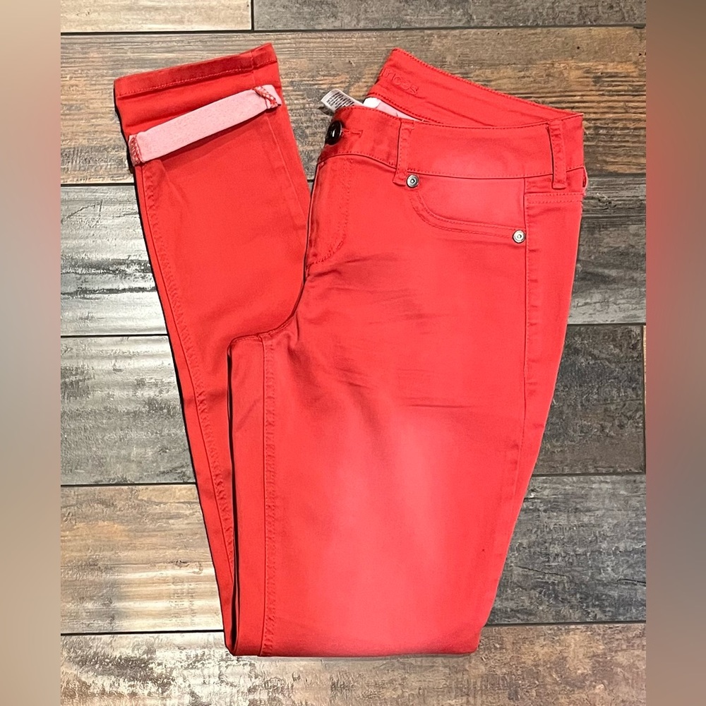 NWOT Maurice’s Jeggings in Melon. Super soft cotton blend!  Size Medium. CUTE!!